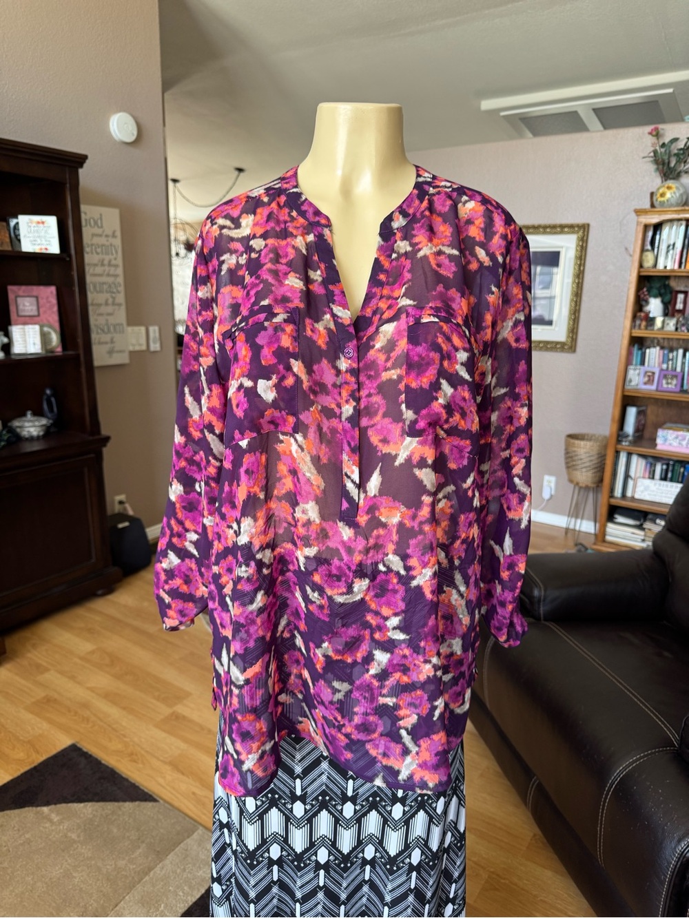 Apt 9 sheer floral V-neck blouse in red, black & white-size XL - Picture 1 of 9